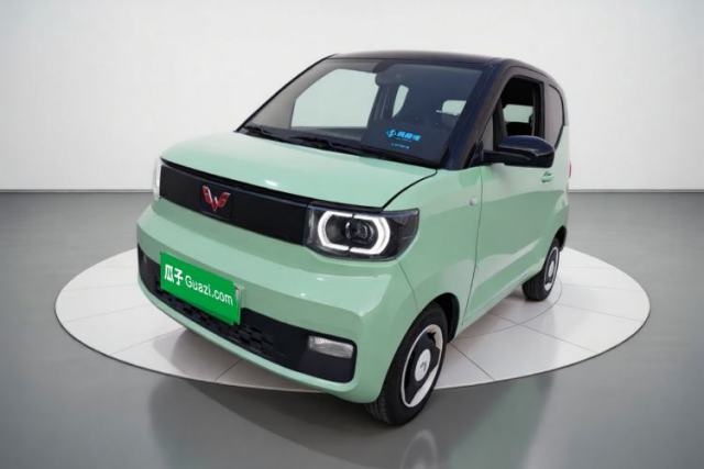 Ojetý Wuling Hongguang MINIEV 2021 Macaron Fashion Model Lithium Iron Phosphate