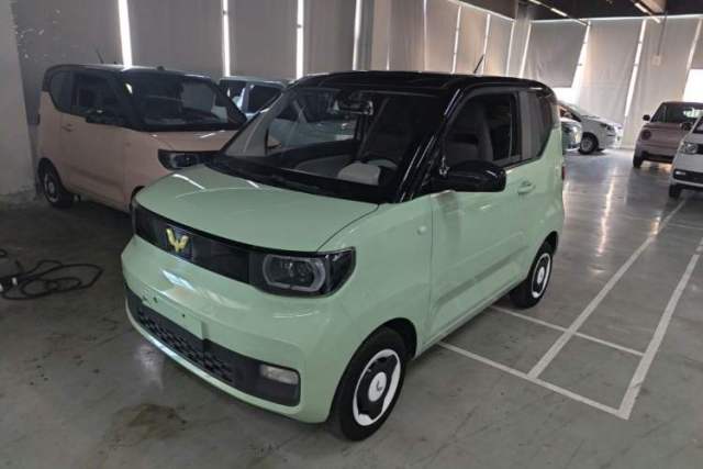 Ojetý Wuling Hongguang MINIEV 2021 Macaron Fashion Model Lithium Iron Phosphate