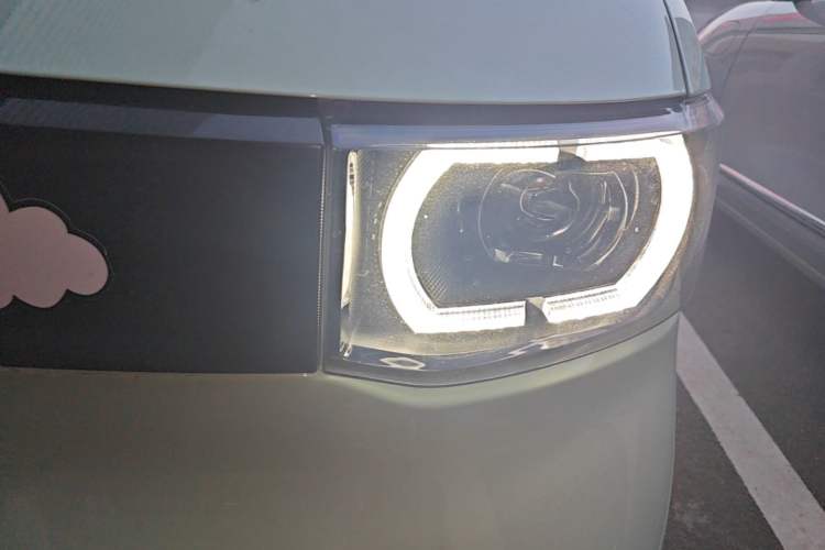 Used Wuling Hongguang MINIEV 2021 Macaron Fashion Model Lithium Iron Phosphate Left Front Headlight