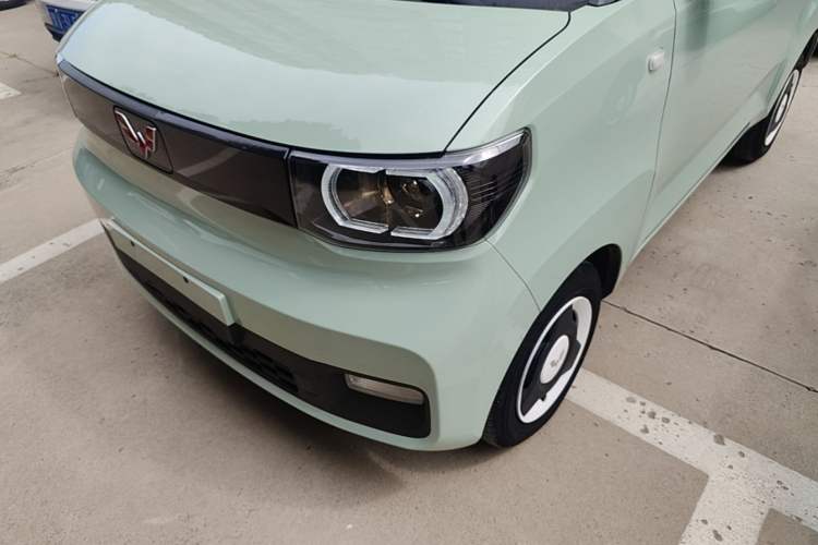 Used Wuling Hongguang MINIEV 2021 Macaron Premium Model – Lithium Iron Phosphate Left Front Headlight