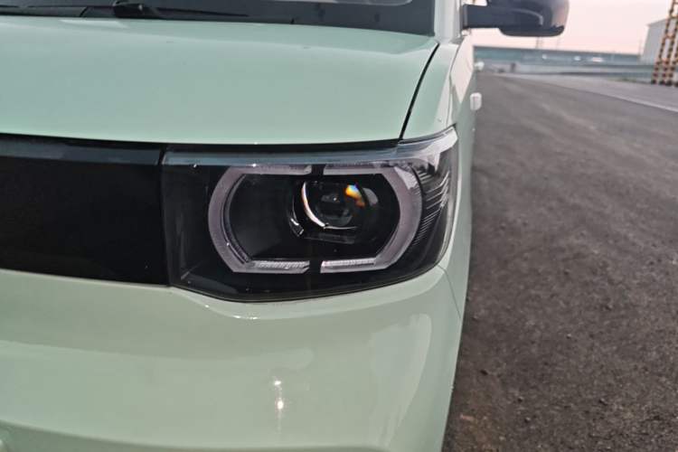 Used Wuling Hongguang MINIEV 2021 Macaron Premium Model – Lithium Iron Phosphate Left Front Headlight