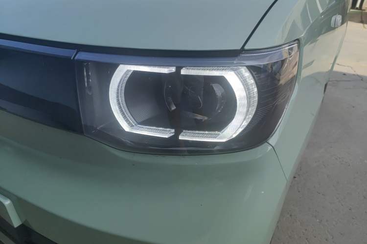 Used Wuling Hongguang MINIEV 2021 Macaron Premium Model – Lithium Iron Phosphate Left Front Headlight