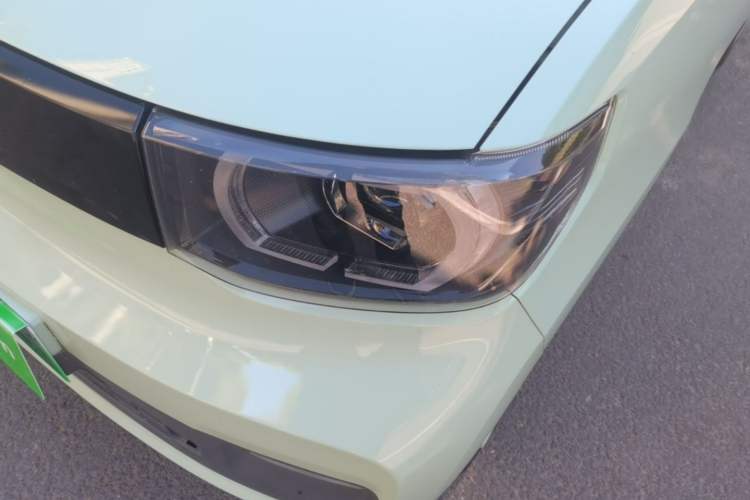 Used Wuling Hongguang MINIEV 2021 Macaron Premium Model – Lithium Iron Phosphate Left Front Headlight