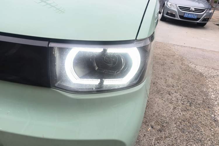 Used Wuling Hongguang MINIEV 2021 Macaron Premium Model – Lithium-NMC Left Front Headlight