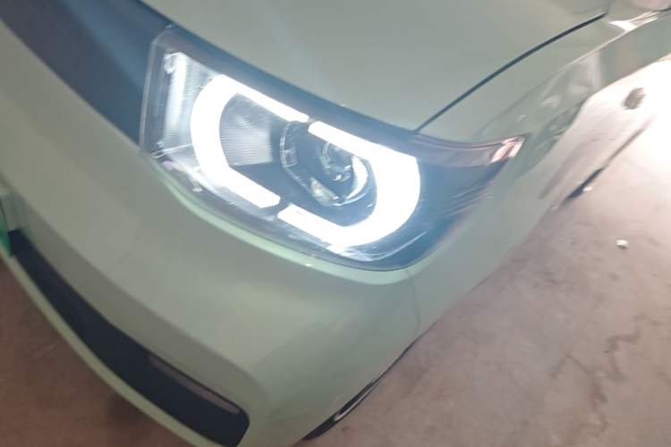 Used Wuling Hongguang MINIEV 2021 Macaron Premium Model – Lithium Iron Phosphate Left Front Headlight