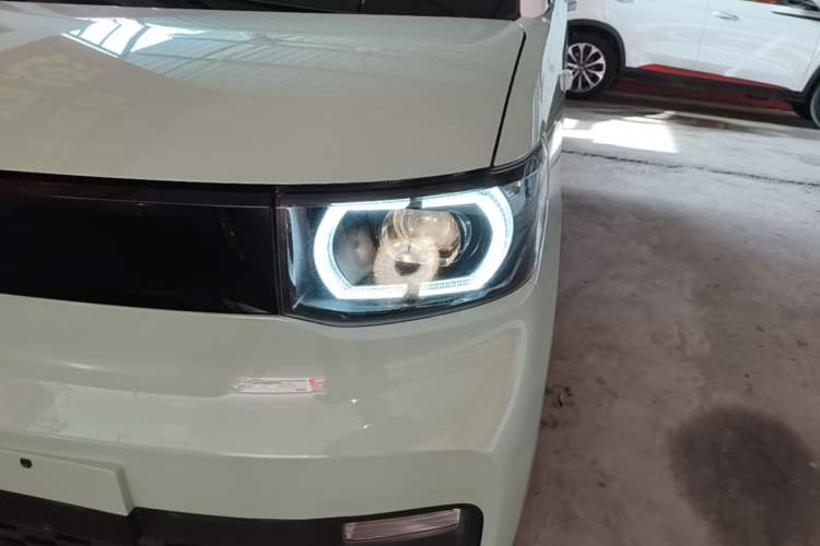 Used Wuling Hongguang MINIEV 2021 Macaron Premium Model – Lithium Iron Phosphate Left Front Headlight