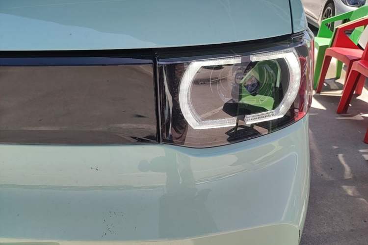 Used Wuling Hongguang MINIEV 2021 Macaron Premium Model – Lithium-NMC Left Front Headlight