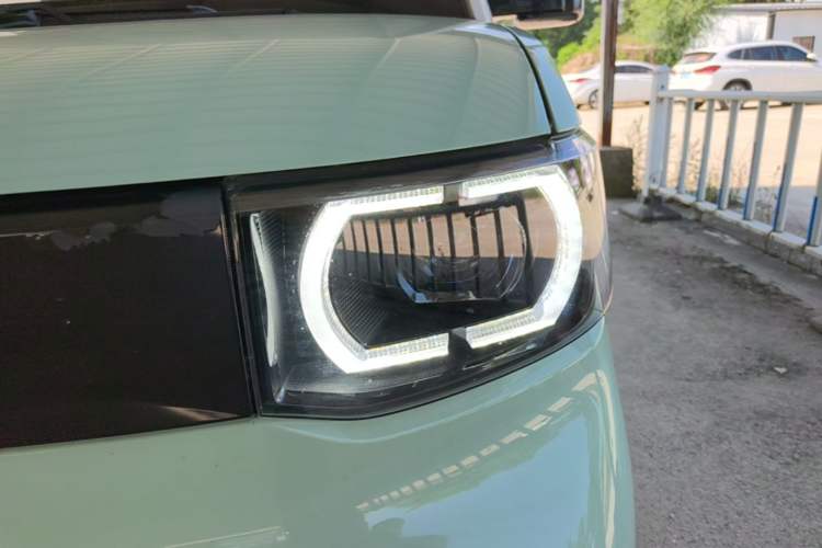 Used Wuling Hongguang MINIEV 2021 Macaron Premium Model – Lithium-NMC Left Front Headlight