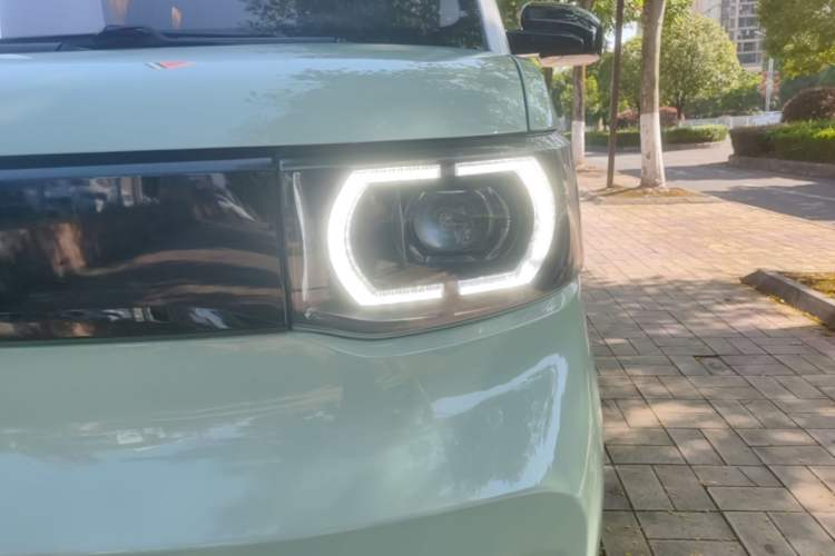 Used Wuling Hongguang MINIEV 2021 Macaron Premium Model – Lithium Iron Phosphate Left Front Headlight