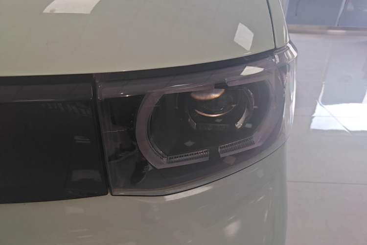 Used Wuling Hongguang MINIEV 2021 Macaron Fashion Model Lithium Iron Phosphate Left Front Headlight