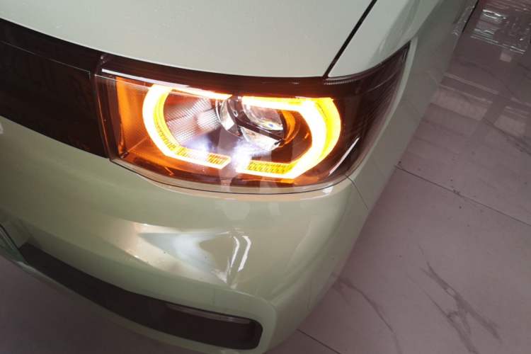 Used Wuling Hongguang MINIEV 2021 Macaron Premium Model – Lithium Iron Phosphate Left Front Headlight