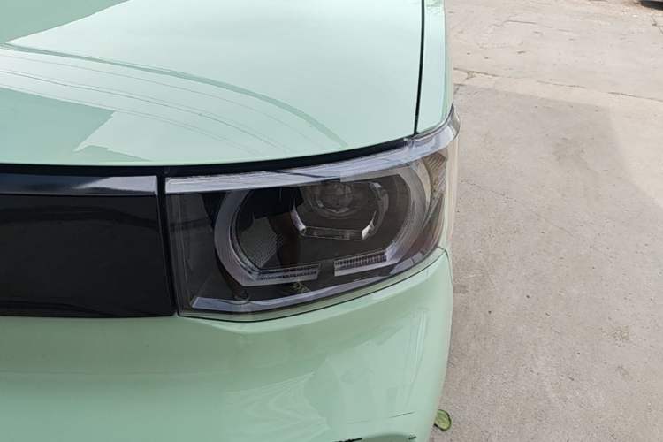 Used Wuling Hongguang MINIEV 2021 Macaron Premium Model – Lithium-NMC Left Front Headlight