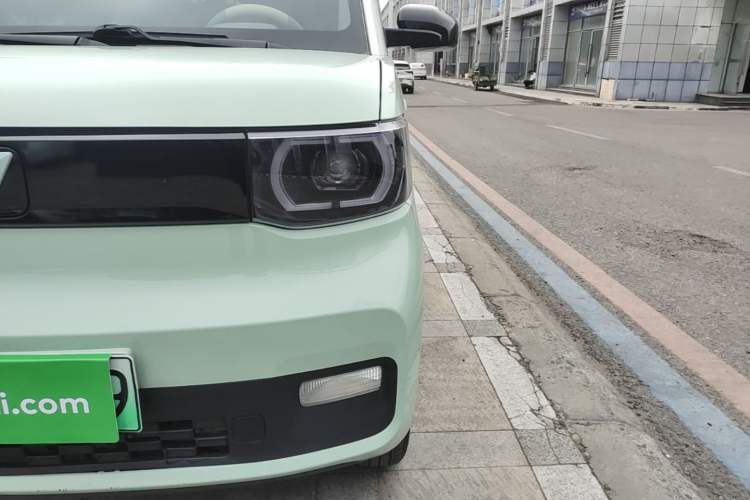 Used Wuling Hongguang MINIEV 2021 Macaron Sandwich Model 120 km Lithium NMC Left Front Headlight