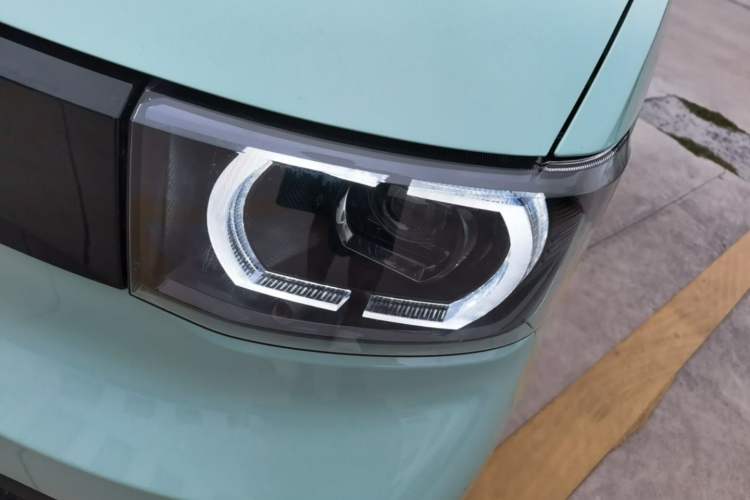 Used Wuling Hongguang MINIEV 2021 Macaron Premium Model – Lithium Iron Phosphate Left Front Headlight