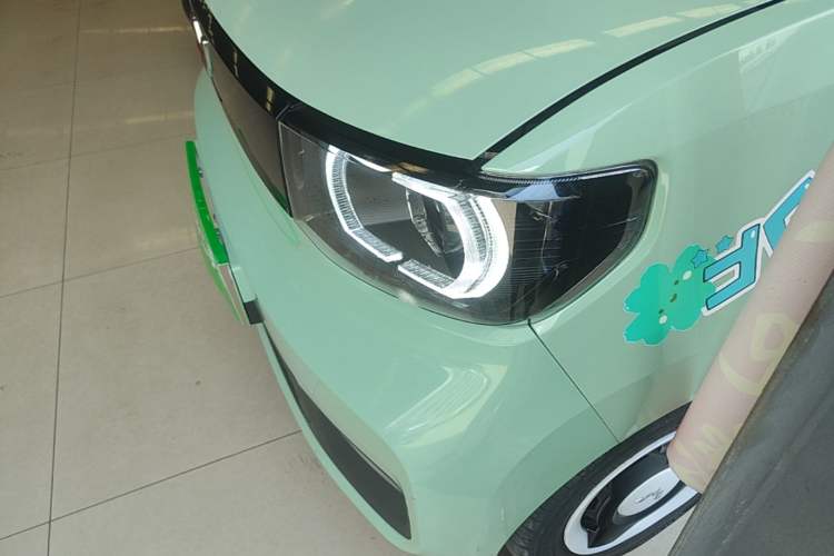 Used Wuling Hongguang MINIEV 2021 Macaron Fashion Edition Lithium-Ion Battery Left Front Headlight