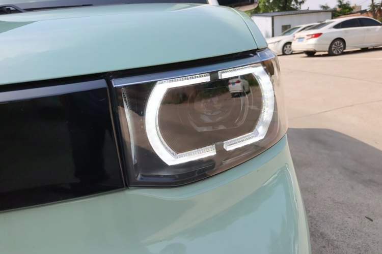 Used Wuling Hongguang MINIEV 2021 Macaron Premium Model – Lithium Iron Phosphate Left Front Headlight