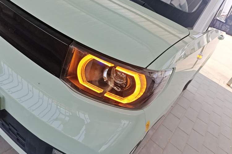 Used Wuling Hongguang MINIEV 2021 Macaron Fashion Model Lithium Iron Phosphate Left Front Headlight
