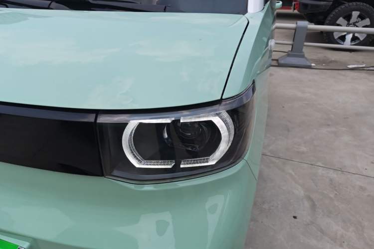 Used Wuling Hongguang MINIEV 2021 Macaron Fashion Model Lithium Iron Phosphate Left Front Headlight