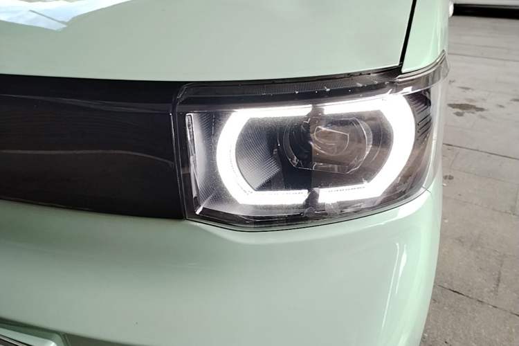 Used Wuling Hongguang MINIEV 2021 Macaron Fashion Model Lithium Iron Phosphate Left Front Headlight