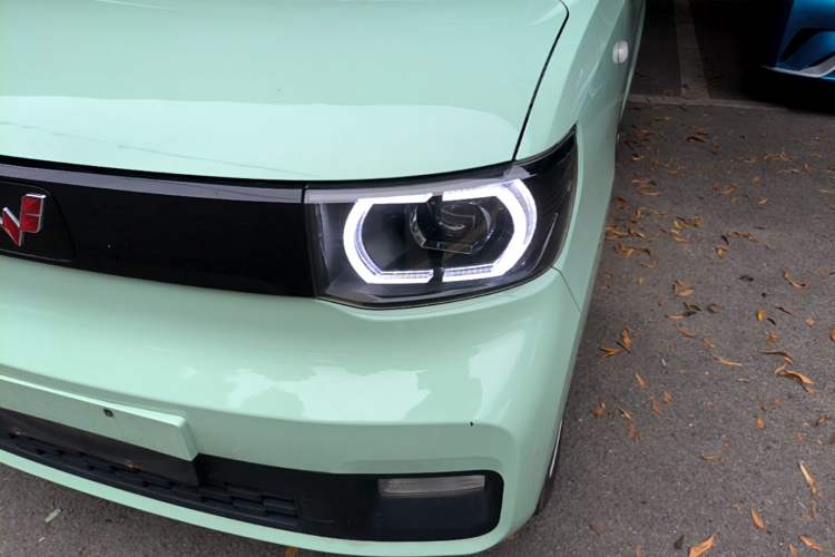 Used Wuling Hongguang MINIEV 2021 Macaron Premium Model – Lithium Iron Phosphate Left Front Headlight