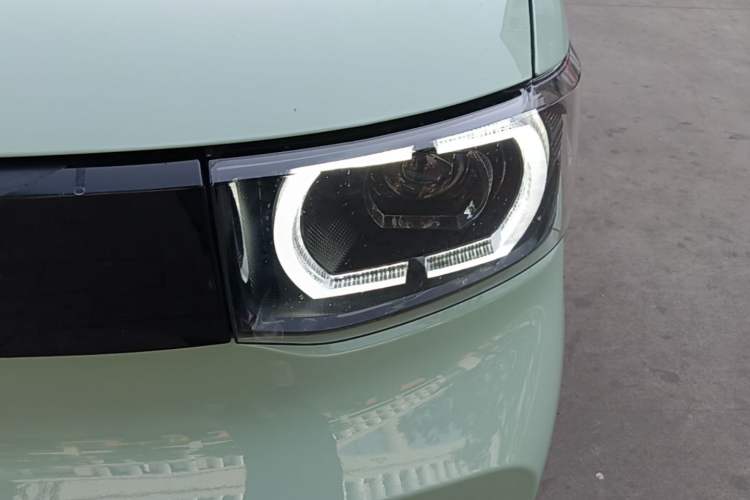 Used Wuling Hongguang MINIEV 2021 Macaron Fashion Model Lithium Iron Phosphate Left Front Headlight