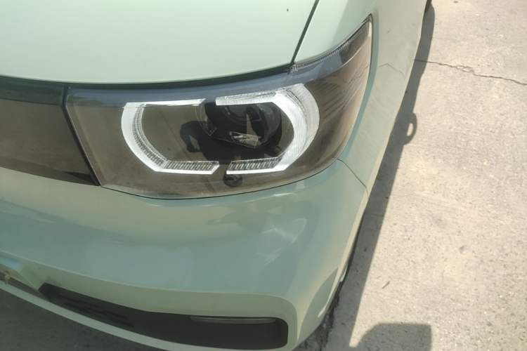 Used Wuling Hongguang MINIEV 2021 Macaron Premium Model – Lithium-NMC Left Front Headlight