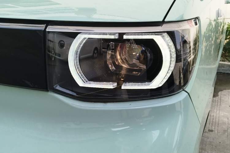 Used Wuling Hongguang MINIEV 2021 Macaron Premium Model – Lithium Iron Phosphate Left Front Headlight