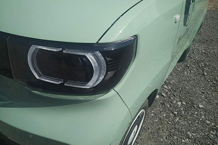 Used Wuling Hongguang MINIEV 2021 Macaron Premium Model – Lithium Iron Phosphate Left Front Headlight