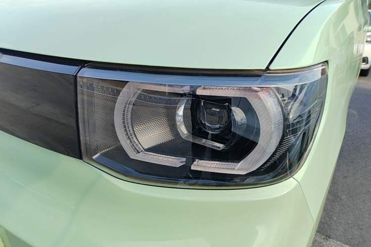 Used Wuling Hongguang MINIEV 2021 Macaron Fashion Model Lithium Iron Phosphate Left Front Headlight