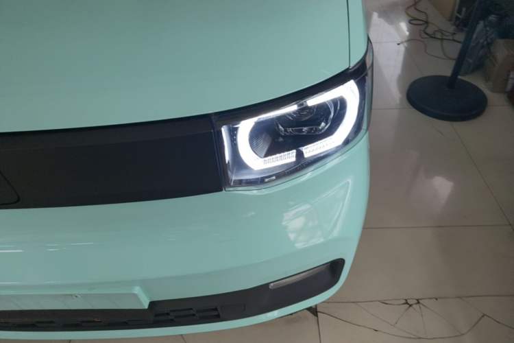Used Wuling Hongguang MINIEV 2021 Macaron Premium Model – Lithium-NMC Left Front Headlight