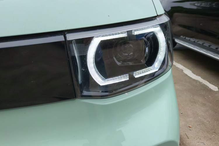 Used Wuling Hongguang MINIEV 2021 Macaron Fashion Model Lithium Iron Phosphate Left Front Headlight
