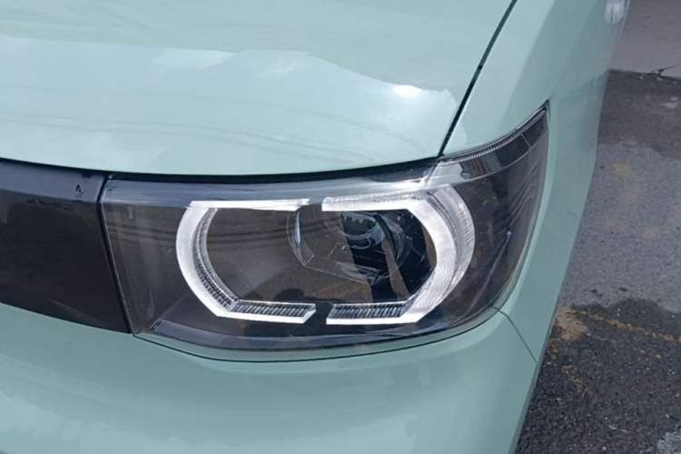 Used Wuling Hongguang MINIEV 2021 Macaron Fashion Model Lithium Iron Phosphate Left Front Headlight