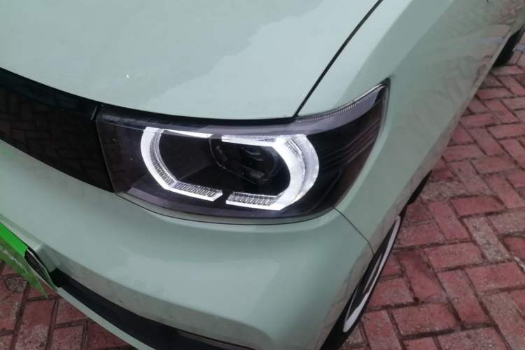 Used Wuling Hongguang MINIEV 2021 Macaron Fashion Edition Lithium-Ion Battery Left Front Headlight