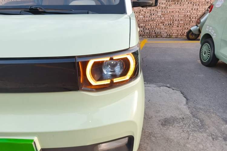 Used Wuling Hongguang MINIEV 2021 Macaron Fashion Model Lithium Iron Phosphate Left Front Headlight