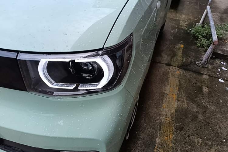 Used Wuling Hongguang MINIEV 2021 Macaron Sandwich Model 170 km Lithium Iron Phosphate Left Front Headlight