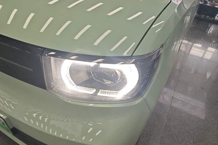 Used Wuling Hongguang MINIEV 2021 Macaron Fashion Edition Lithium-Ion Battery Left Front Headlight