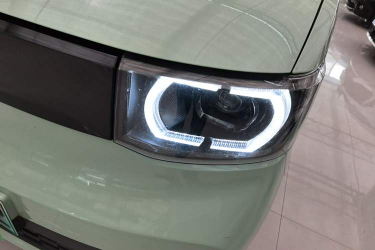 Used Wuling Hongguang MINIEV 2021 Macaron Fashion Model Lithium Iron Phosphate Left Front Headlight