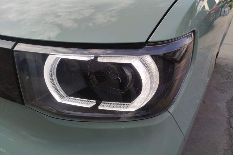 Used Wuling Hongguang MINIEV 2021 Macaron Premium Model – Lithium Iron Phosphate Left Front Headlight