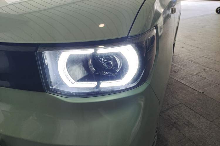 Used Wuling Hongguang MINIEV 2021 Macaron Premium Model – Lithium Iron Phosphate Left Front Headlight