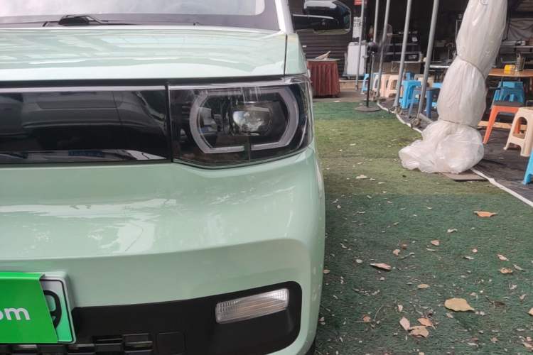 Used Wuling Hongguang MINIEV 2021 Macaron Fashion Model Lithium Iron Phosphate Left Front Headlight
