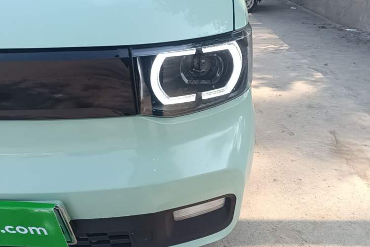 Used Wuling Hongguang MINIEV 2021 Macaron Fashion Edition Lithium-Ion Battery Left Front Headlight