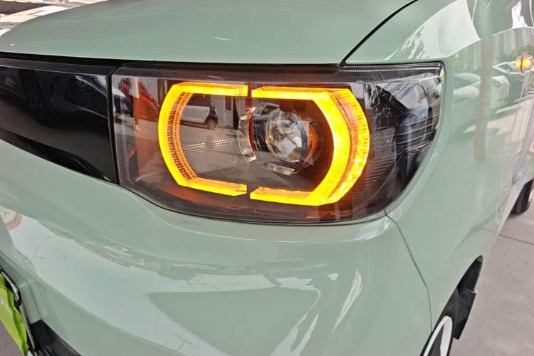 Used Wuling Hongguang MINIEV 2021 Macaron Premium Model – Lithium Iron Phosphate Left Front Headlight