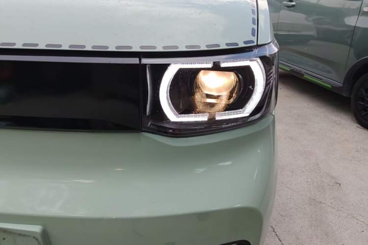 Used Wuling Hongguang MINIEV 2021 Macaron Fashion Model Lithium Iron Phosphate Left Front Headlight