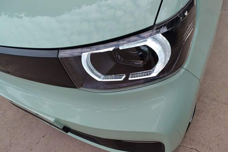 Used Wuling Hongguang MINIEV 2021 Macaron Fashion Model Lithium Iron Phosphate Left Front Headlight