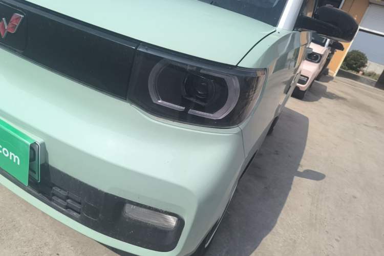 Used Wuling Hongguang MINIEV 2021 Macaron Sandwich Model 120 km Lithium Iron Phosphate Left Front Headlight