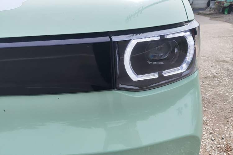 Used Wuling Hongguang MINIEV 2021 Macaron Fashion Model Lithium Iron Phosphate Left Front Headlight