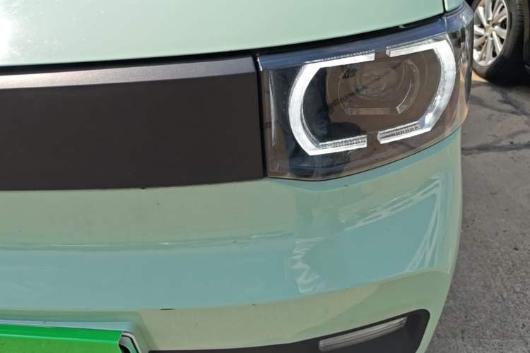 Used Wuling Hongguang MINIEV 2021 Macaron Premium Model – Lithium Iron Phosphate Left Front Headlight