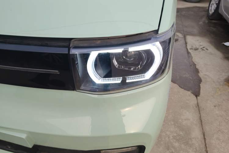 Used Wuling Hongguang MINIEV 2021 Macaron Premium Model – Lithium-NMC Left Front Headlight