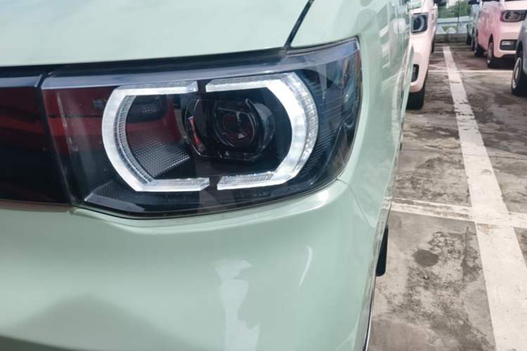 Used Wuling Hongguang MINIEV 2021 Macaron Premium Model – Lithium Iron Phosphate Left Front Headlight