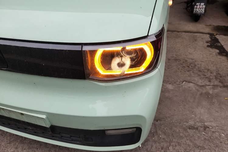Used Wuling Hongguang MINIEV 2021 Macaron Premium Model – Lithium-NMC Left Front Headlight